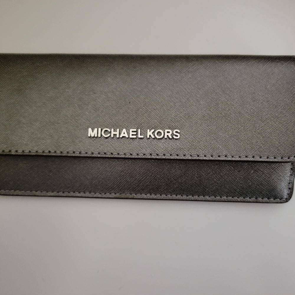 Michael Kors jet set wallet